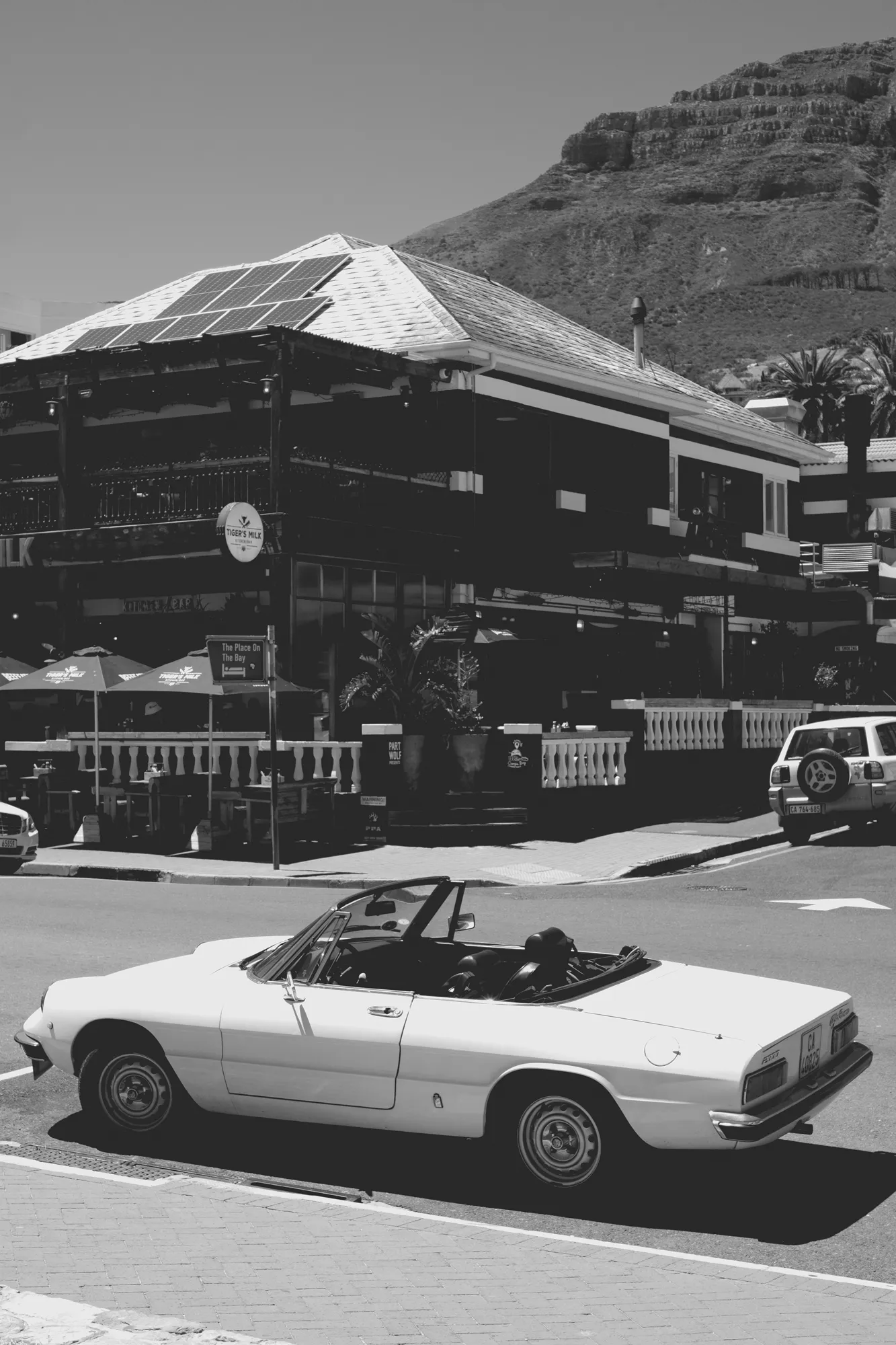 2022-02-16 - Cape Town - Old car parked in front of building